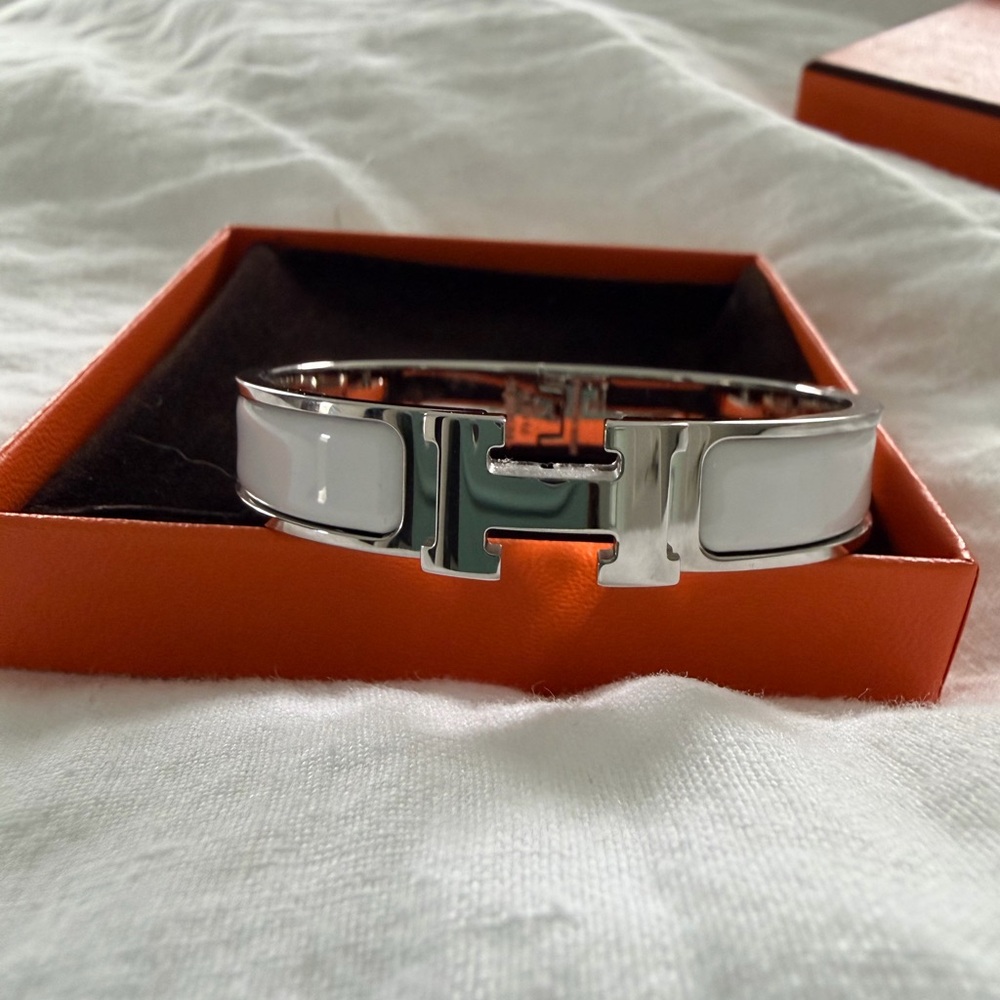 Hermes Click H Bracelet in White BRAND NEW - Picture 6 of 6